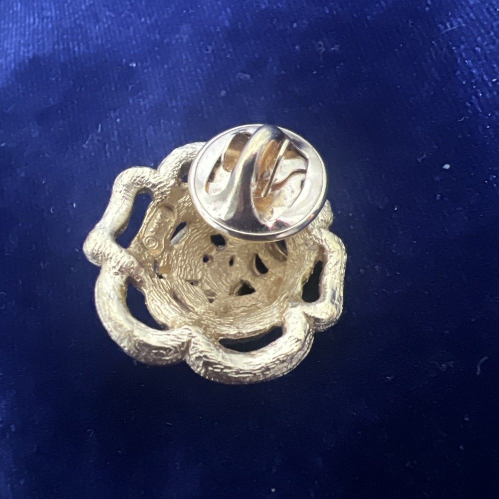 Christian Dior Gold Plated Flower Brooch Pin Vintage Signed (See All Photos!) - Picture 5 of 9